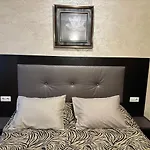 & Royal Plaza Διαμέρισμα *