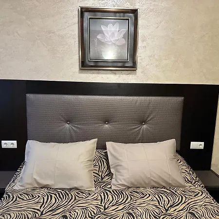 & Royal Plaza Apartment *